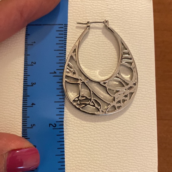 Lia Sophia earrings - Picture 3 of 4